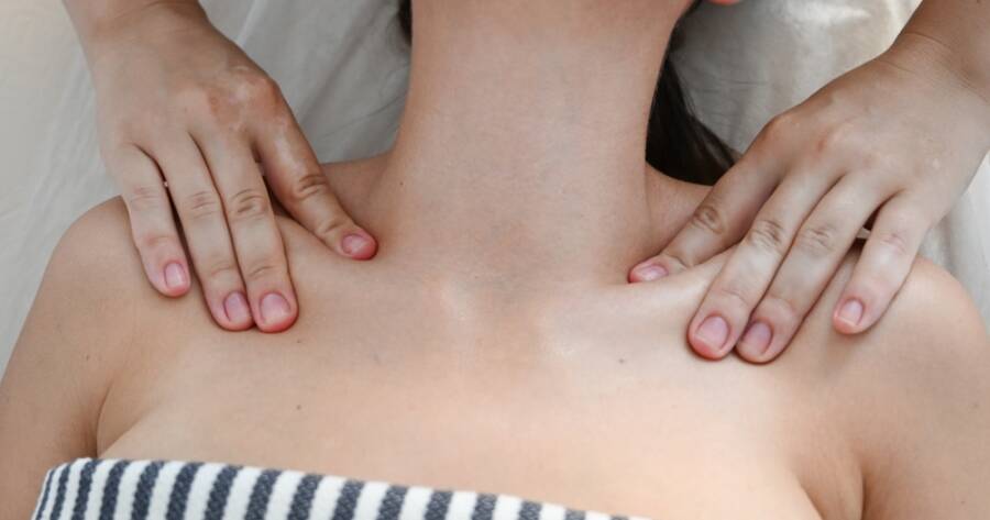 How to Choose a Massage Therapist (Plus The Health and Wellness Benefits of Massage)